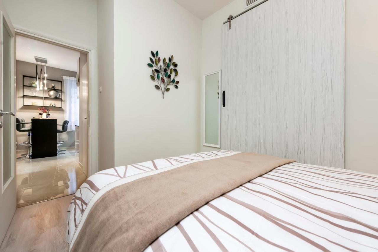 Bella Campagna - Luxury Two Bedroom Apartment Ровинь Экстерьер фото